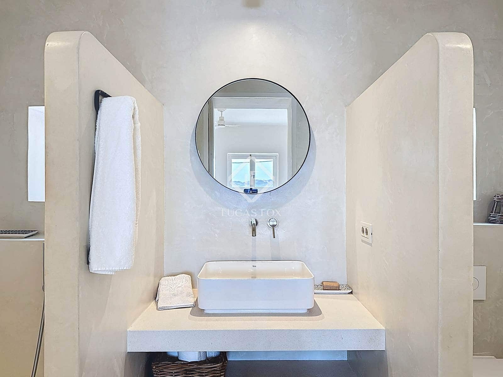 2 soverom Villa til salgs i Mahon / Mao med garasje - € 1 450 000 (Ref: 9211639)