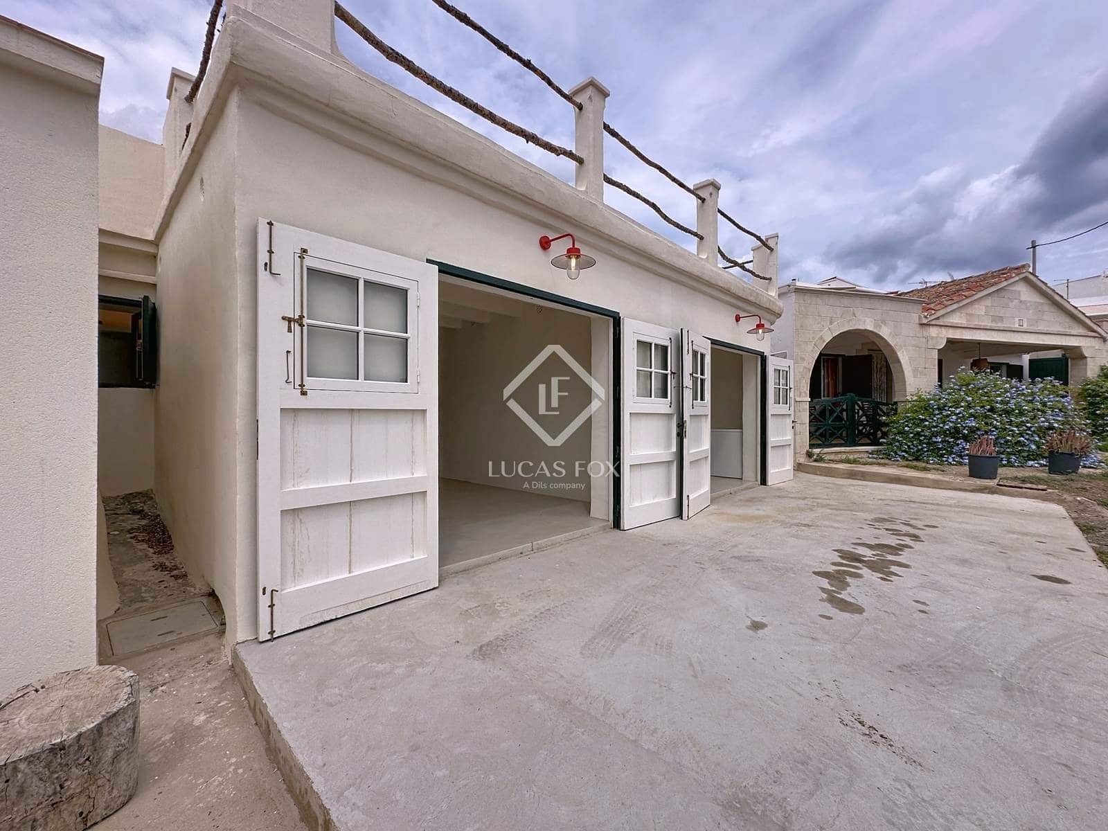 2 soverom Villa til salgs i Mahon / Mao med garasje - € 1 450 000 (Ref: 9211639)