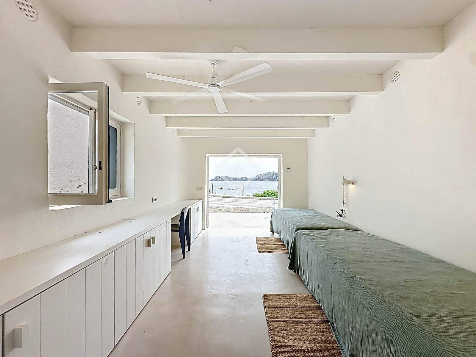 2 soverom Villa til salgs i Mahon / Mao med garasje - € 1 450 000 (Ref: 9211639)