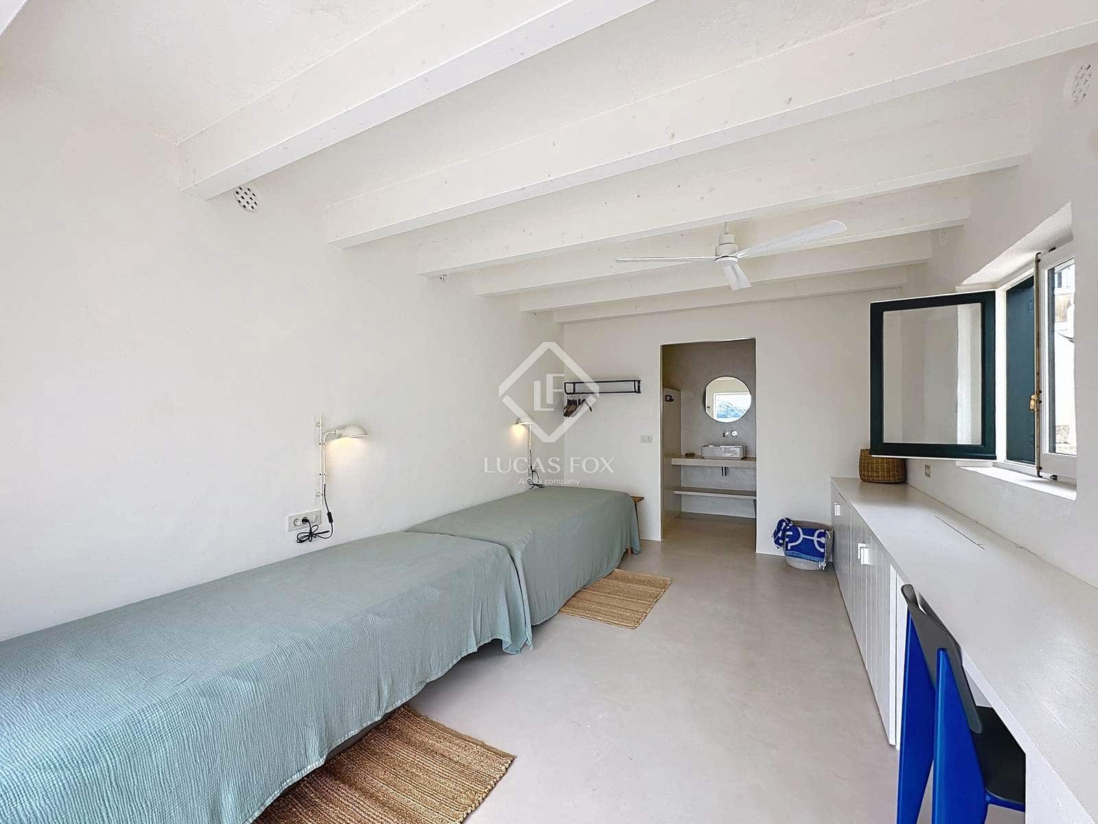 2 soverom Villa til salgs i Mahon / Mao med garasje - € 1 450 000 (Ref: 9211639)