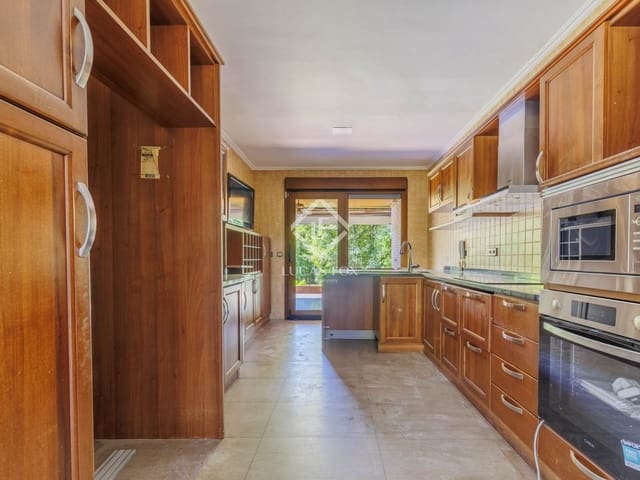 6 sypialnia Willa do wynajęcia w Las Rozas de Madrid z garażem - 4 500 € (Ref: 9215789)