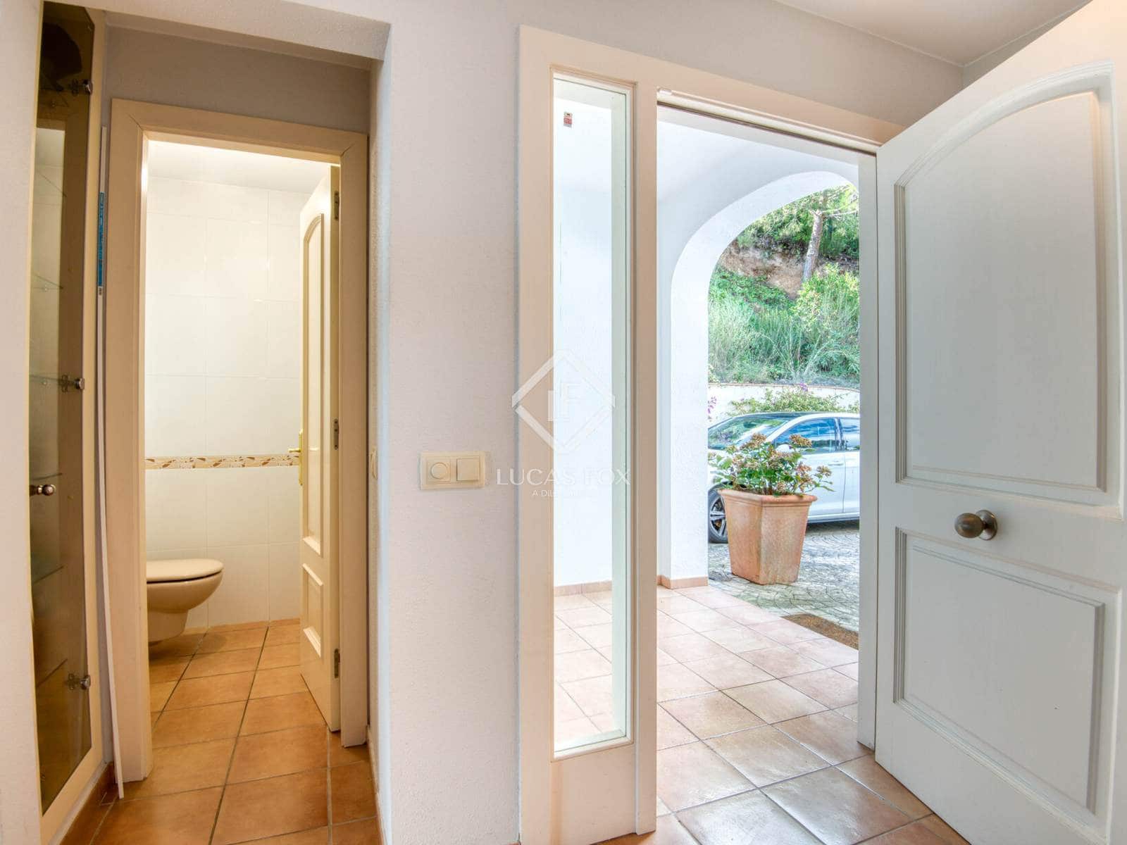 5 slaapkamer Villa te koop in Platja d'Aro met zwembad garage - € 1.050.000 (Ref: 9216373)