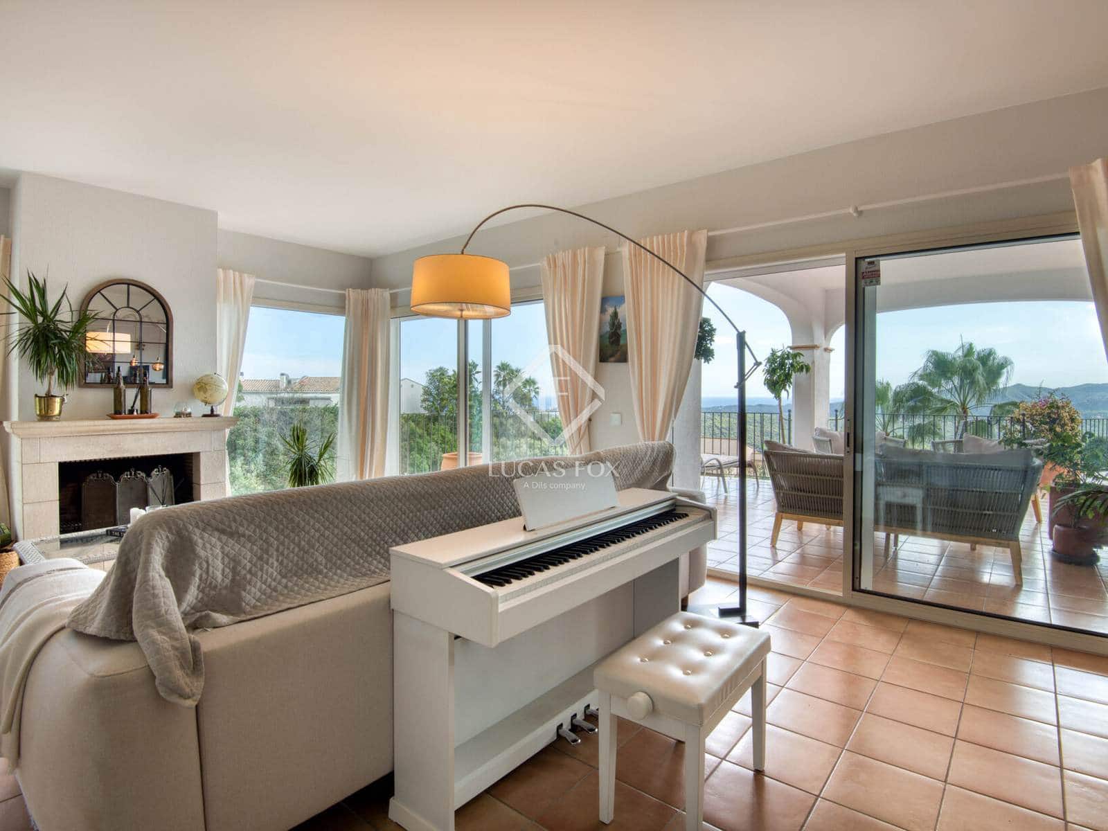 5 slaapkamer Villa te koop in Platja d'Aro met zwembad garage - € 1.050.000 (Ref: 9216373)