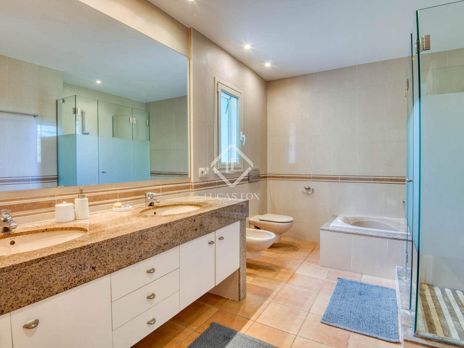 5 slaapkamer Villa te koop in Platja d'Aro met zwembad garage - € 1.050.000 (Ref: 9216373)