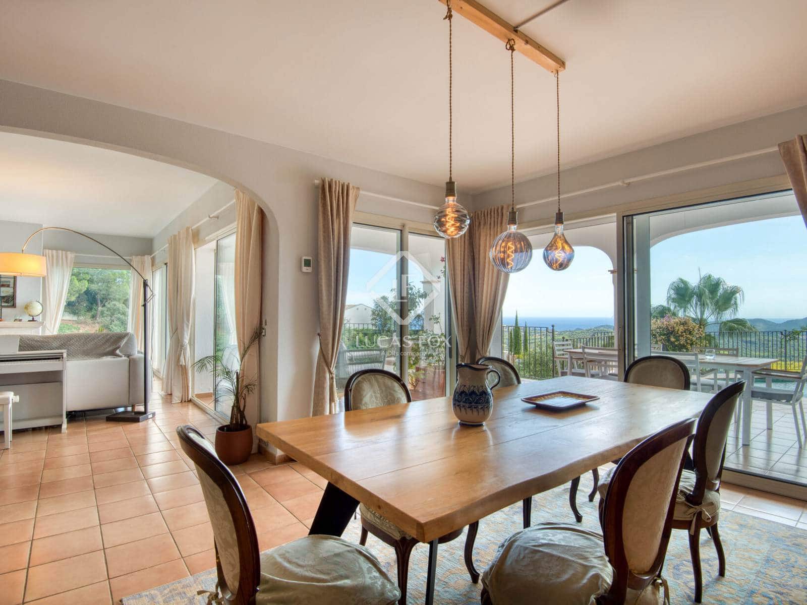 5 slaapkamer Villa te koop in Platja d'Aro met zwembad garage - € 1.050.000 (Ref: 9216373)