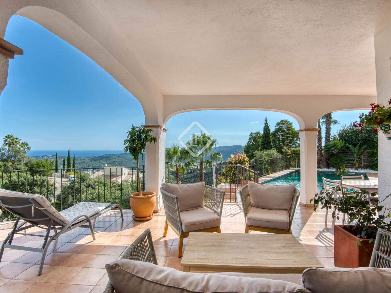 5 slaapkamer Villa te koop in Platja d'Aro met zwembad garage - € 1.050.000 (Ref: 9216373)