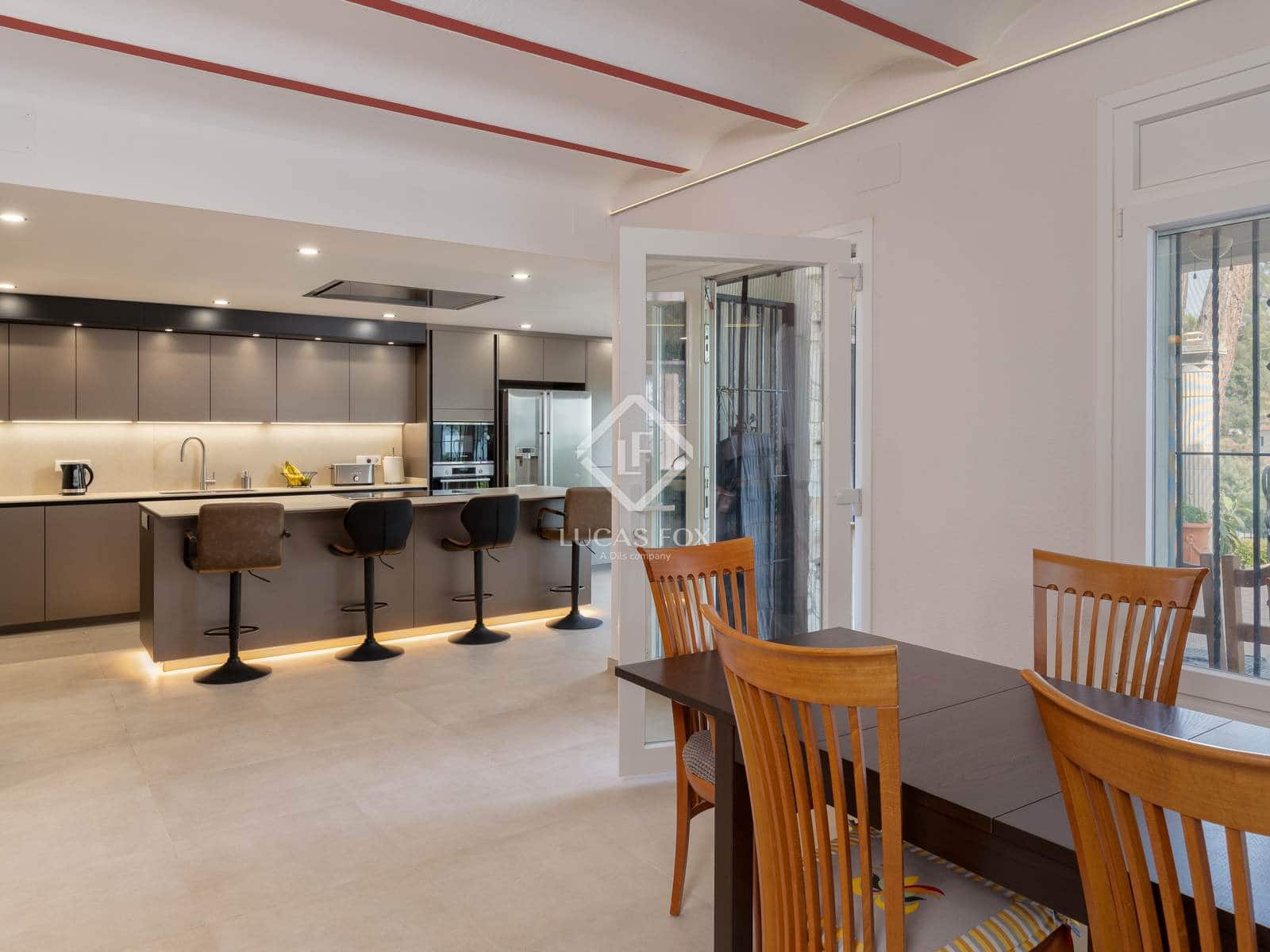 5 slaapkamer Villa te koop in Santa Cristina d'Aro met zwembad garage - € 895.000 (Ref: 9216374)