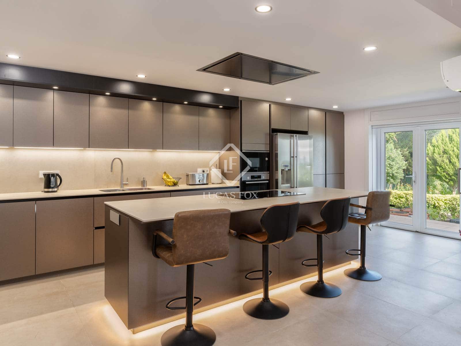 5 slaapkamer Villa te koop in Santa Cristina d'Aro met zwembad garage - € 895.000 (Ref: 9216374)