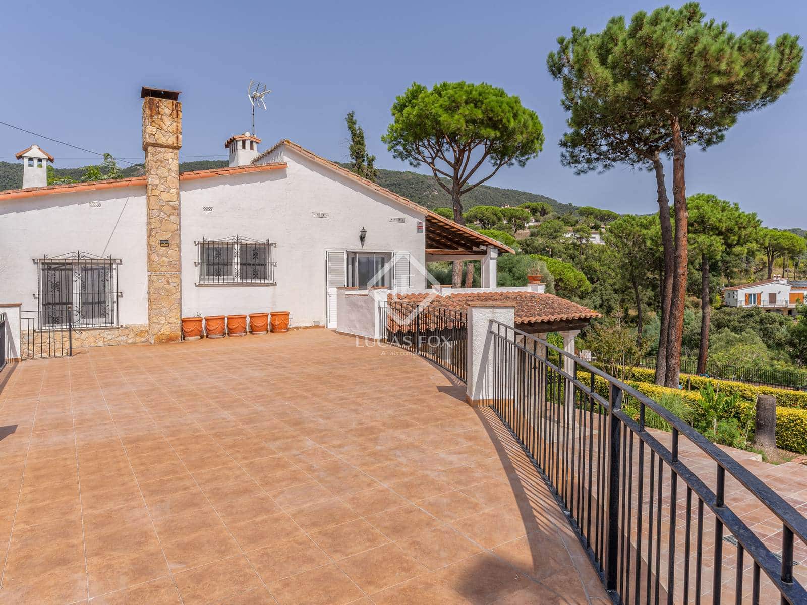 5 slaapkamer Villa te koop in Santa Cristina d'Aro met zwembad garage - € 895.000 (Ref: 9216374)