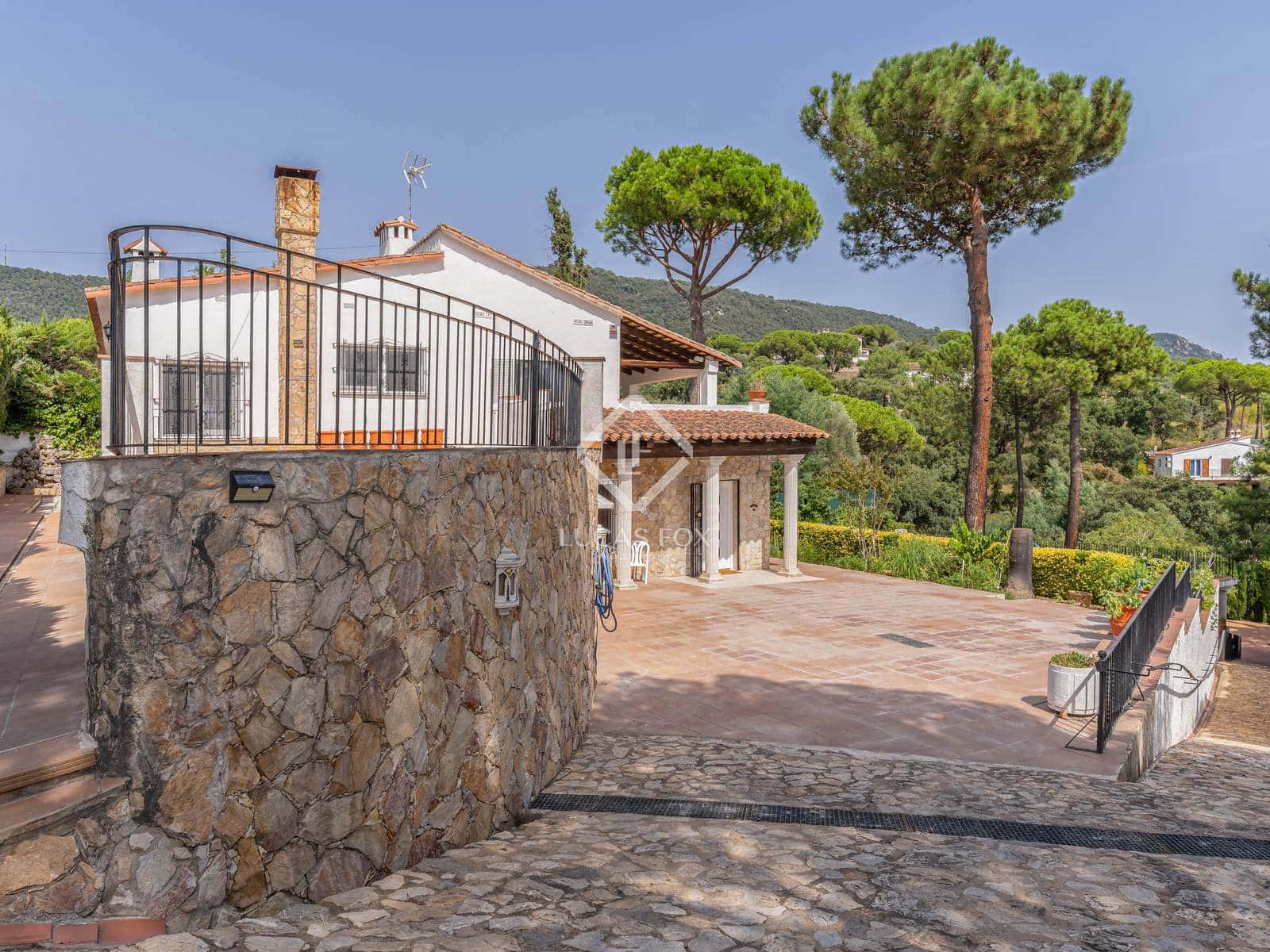 5 slaapkamer Villa te koop in Santa Cristina d'Aro met zwembad garage - € 895.000 (Ref: 9216374)