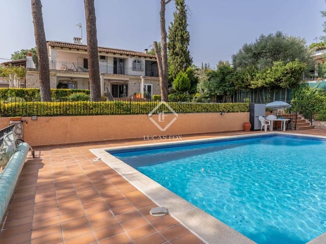 5 bedroom Villa for sale in Santa Cristina d'Aro with pool garage - € 895,000 (Ref: 9216374)