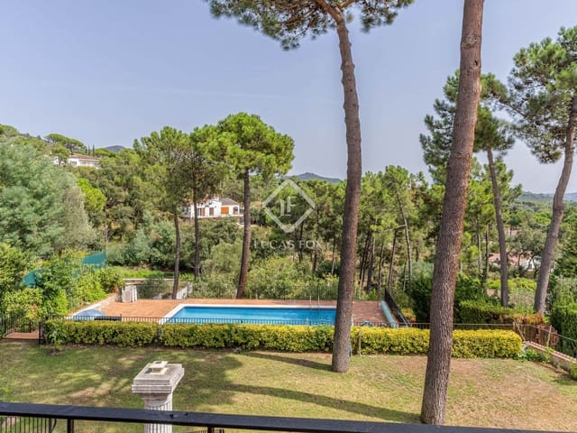 5 bedroom Villa for sale in Santa Cristina d'Aro with pool garage - € 895,000 (Ref: 9216374)