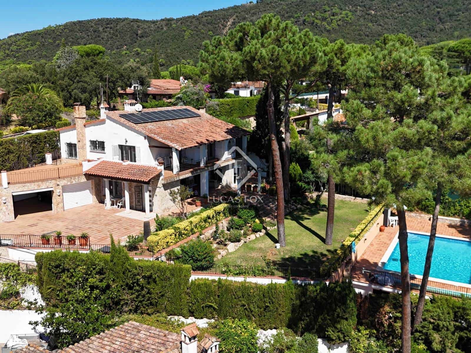 5 slaapkamer Villa te koop in Santa Cristina d'Aro met zwembad garage - € 895.000 (Ref: 9216374)