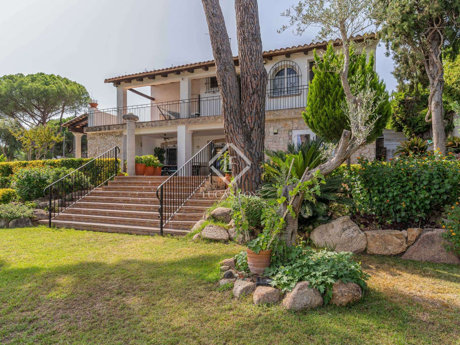 5 slaapkamer Villa te koop in Santa Cristina d'Aro met zwembad garage - € 895.000 (Ref: 9216374)