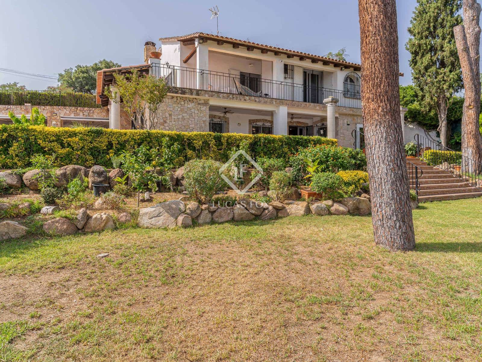 5 slaapkamer Villa te koop in Santa Cristina d'Aro met zwembad garage - € 895.000 (Ref: 9216374)