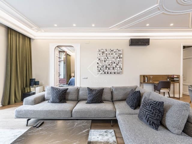 2 soveværelse Lejlighed til salg i Barcelona by - € 1.200.000 (Ref: 9221357)