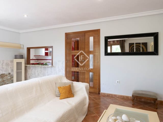 4 bedroom Villa for sale in Pontevedra city with garage - € 420,000 (Ref: 9223582)