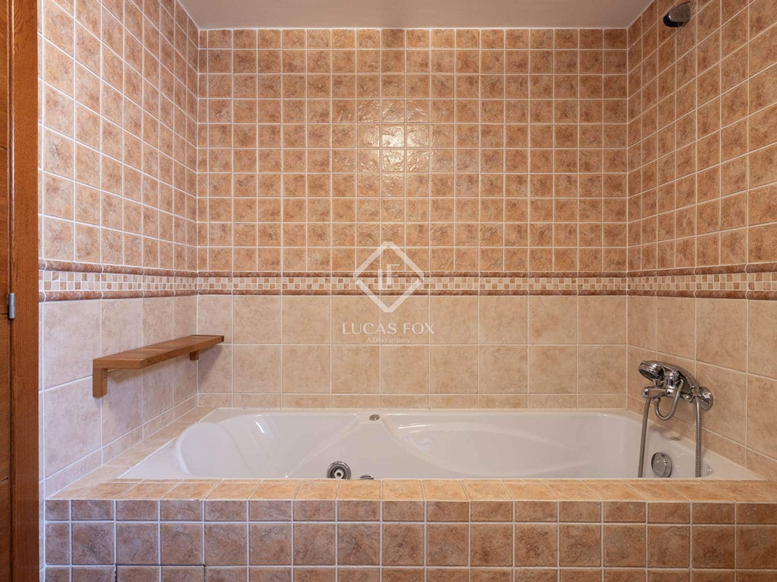 4 soveværelse Villa til salg i Pontevedra by med garage - € 420.000 (Ref: 9223582)