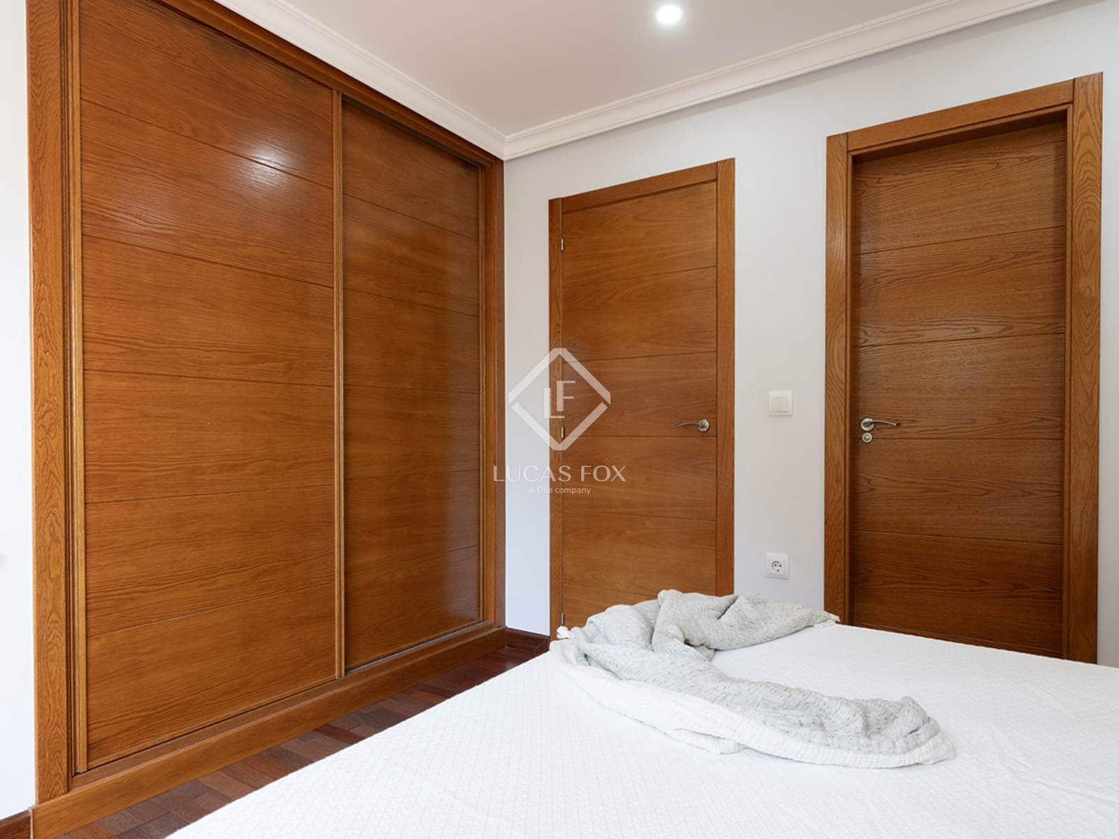 4 soveværelse Villa til salg i Pontevedra by med garage - € 420.000 (Ref: 9223582)