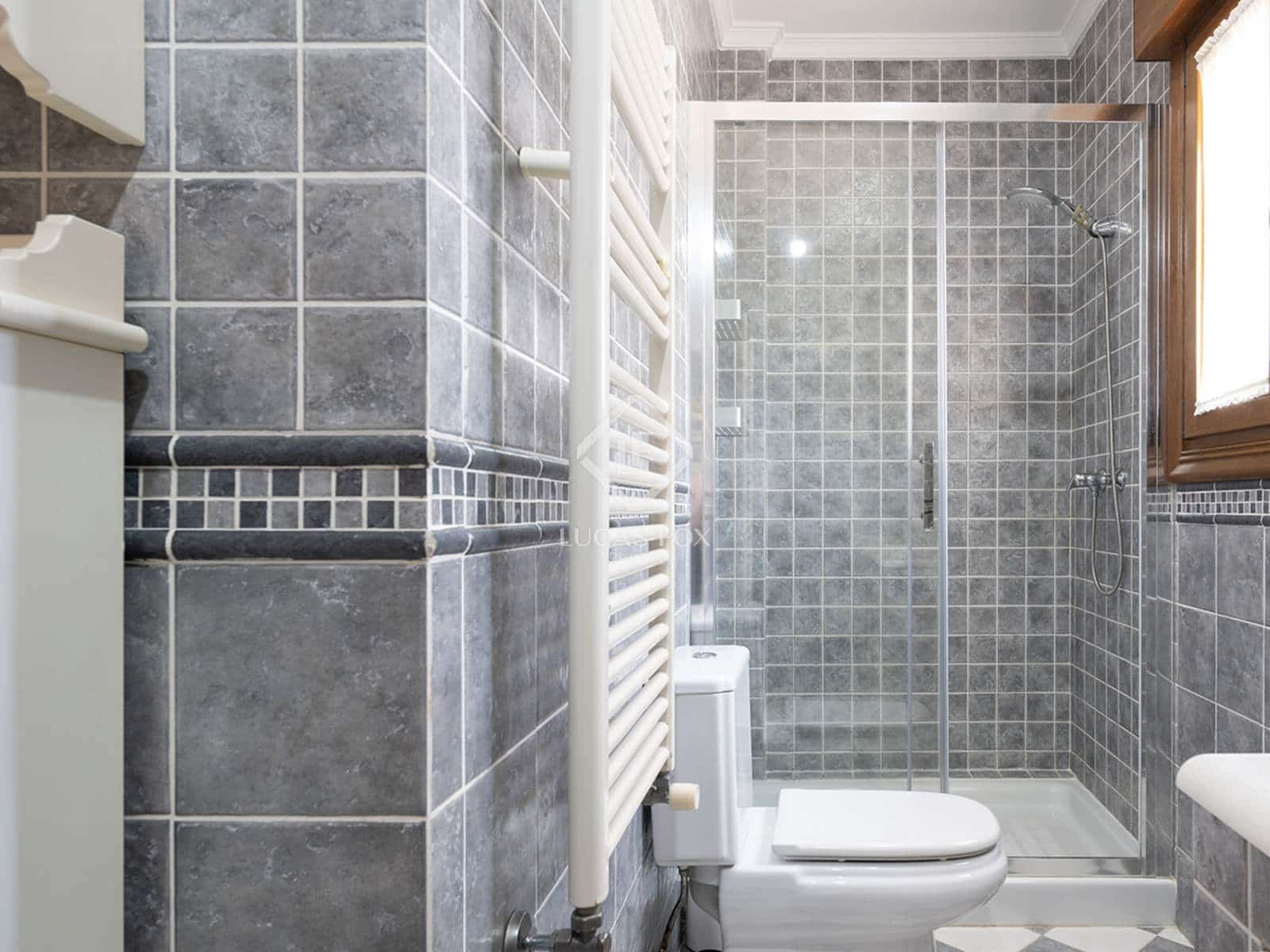 4 soveværelse Villa til salg i Pontevedra by med garage - € 420.000 (Ref: 9223582)