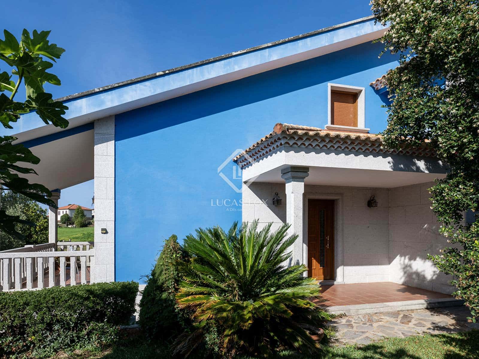 4 soveværelse Villa til salg i Pontevedra by med garage - € 420.000 (Ref: 9223582)