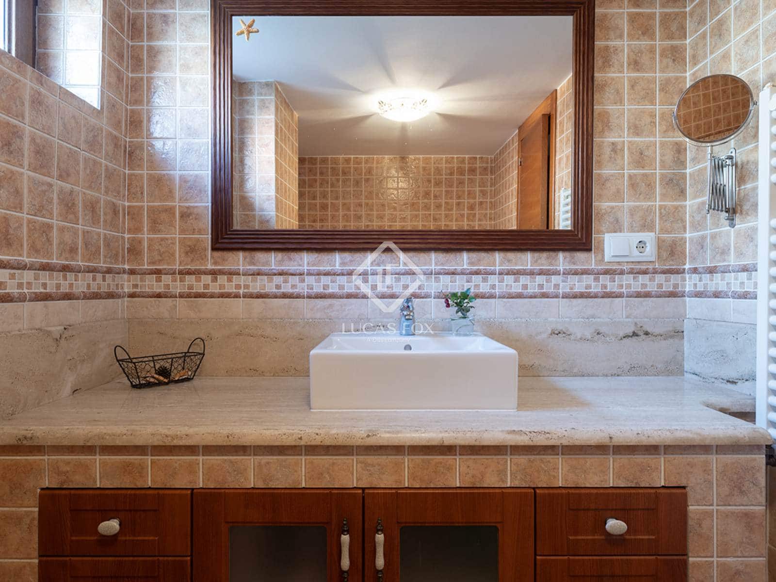 4 soveværelse Villa til salg i Pontevedra by med garage - € 420.000 (Ref: 9223582)