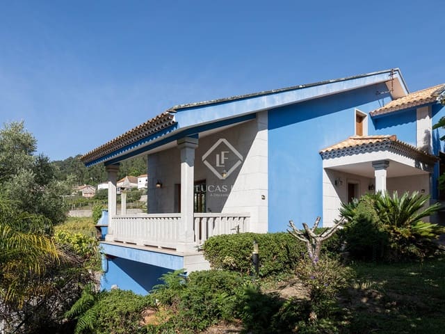 4 bedroom Villa for sale in Pontevedra city with garage - € 420,000 (Ref: 9223582)
