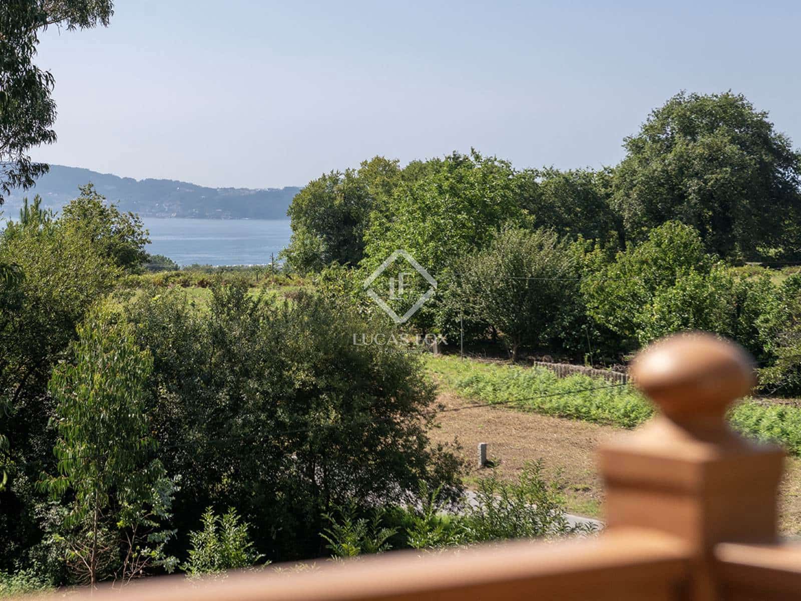 4 soveværelse Villa til salg i Pontevedra by med garage - € 420.000 (Ref: 9223582)