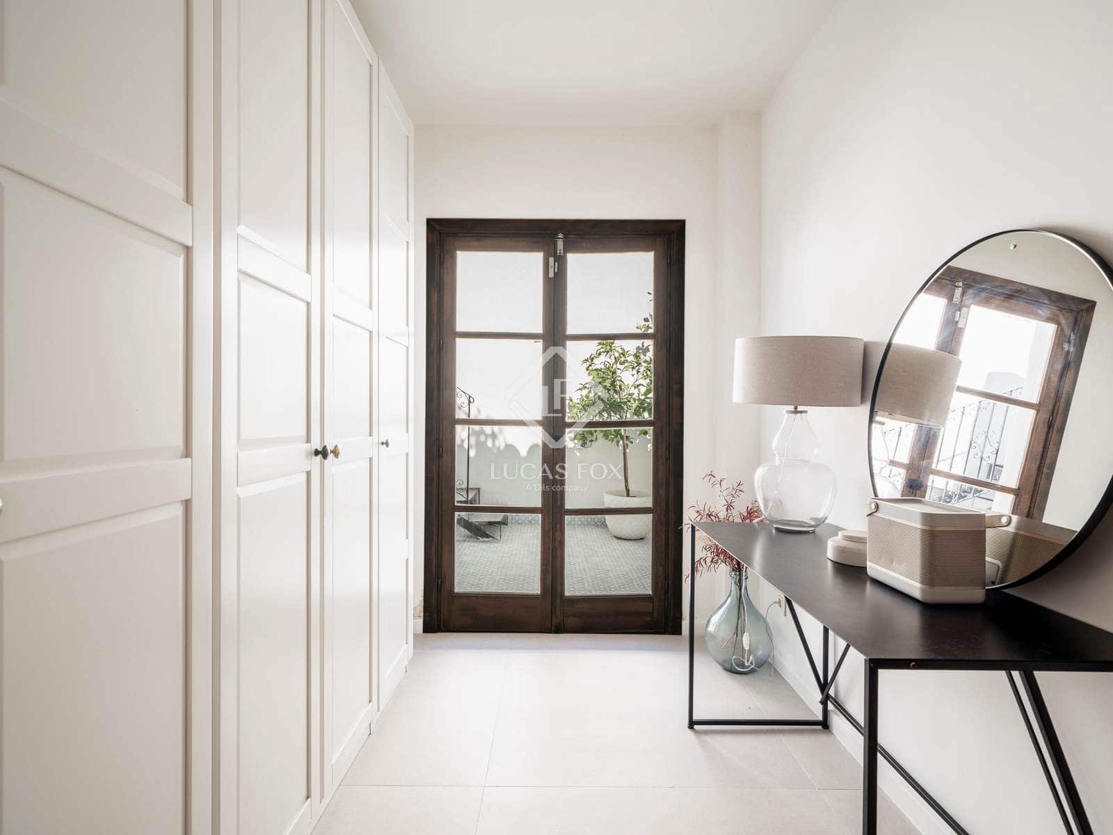 3 bedroom Apartment for sale in Nueva Andalucia with pool - € 765,000 (Ref: 9227379)