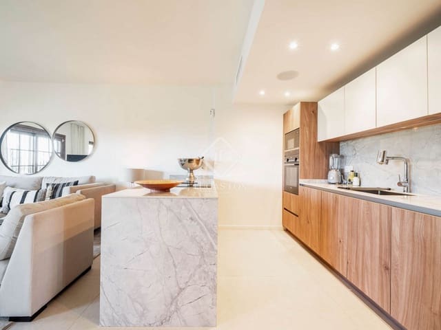 3 bedroom Apartment for sale in Nueva Andalucia, Marbella with pool - € 765,000 (Ref: 9227379)