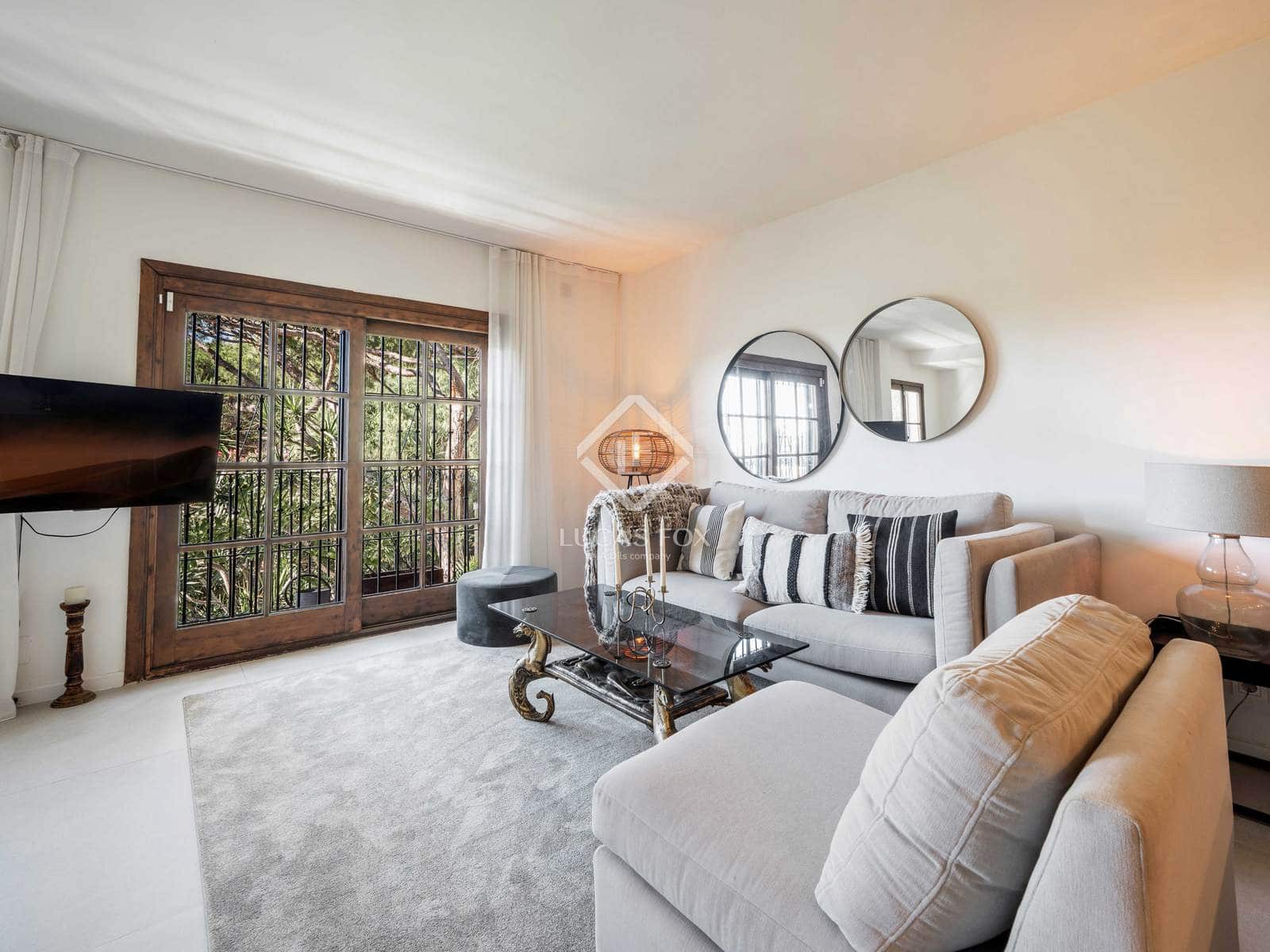 3 bedroom Apartment for sale in Nueva Andalucia with pool - € 765,000 (Ref: 9227379)