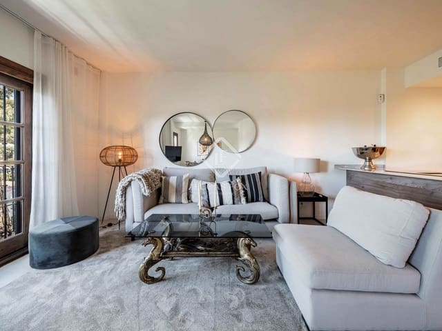 3 bedroom Apartment for sale in Nueva Andalucia, Marbella with pool - € 765,000 (Ref: 9227379)