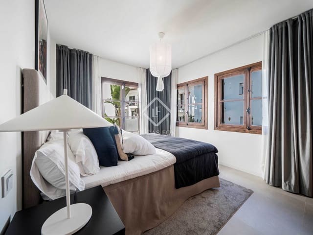 3 bedroom Apartment for sale in Nueva Andalucia, Marbella with pool - € 765,000 (Ref: 9227379)