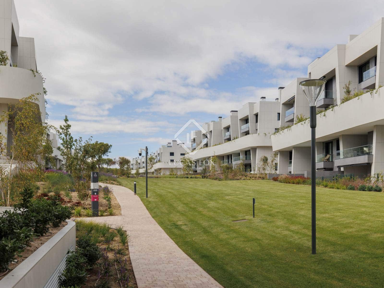 4 Zimmer Apartment zu vermieten in Pozuelo de Alarcon mit Pool Garage - 7.150 € (Ref: 9227380)