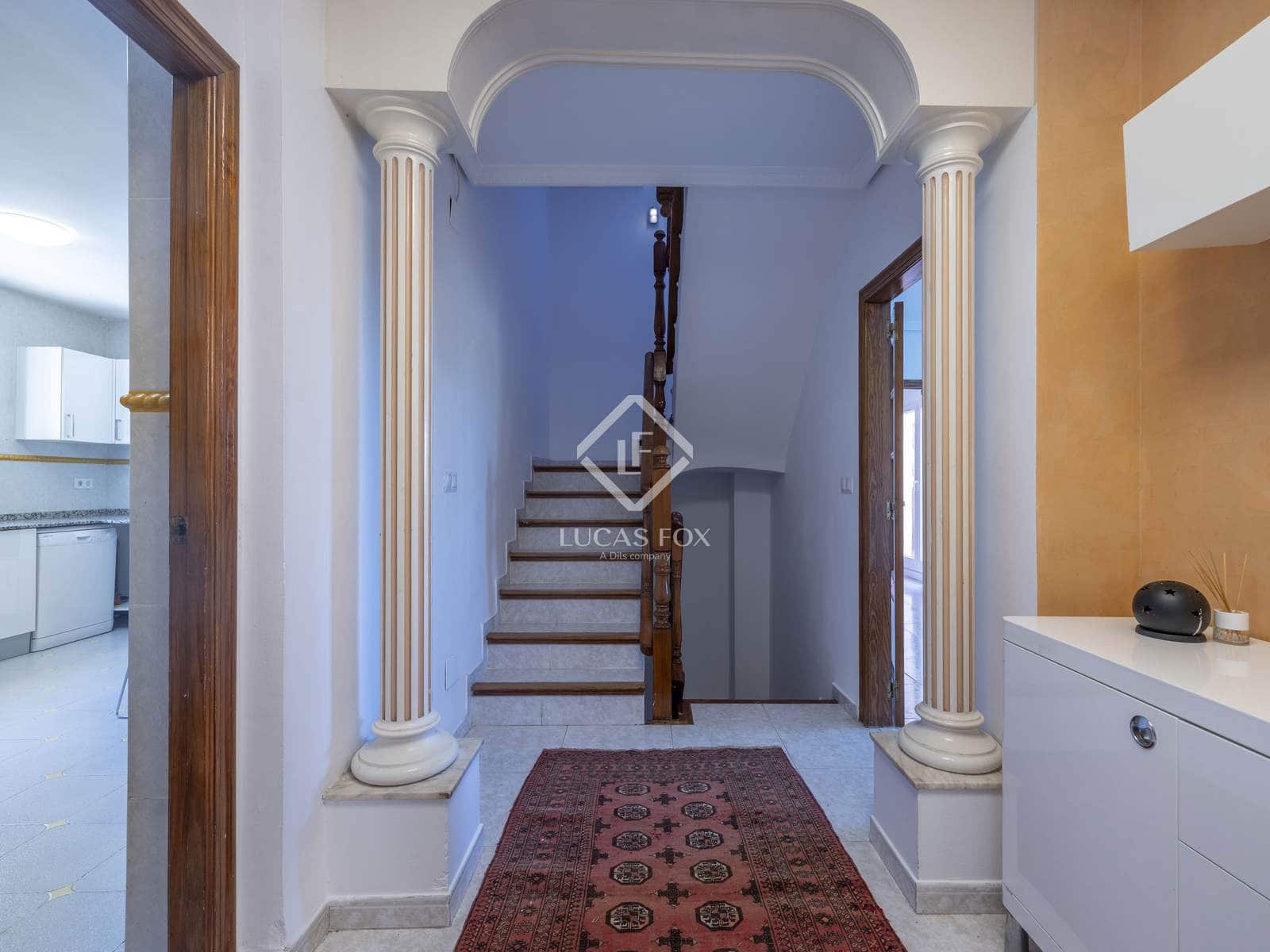 5 soverom Villa til salgs i La Canada med svømmebasseng garasje - € 490 000 (Ref: 9227731)