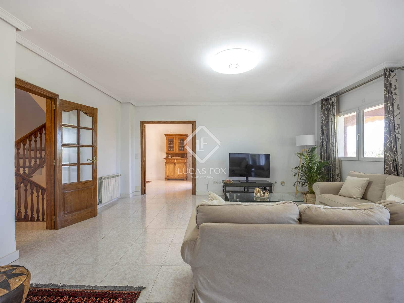 5 soverom Villa til salgs i La Canada med svømmebasseng garasje - € 490 000 (Ref: 9227731)