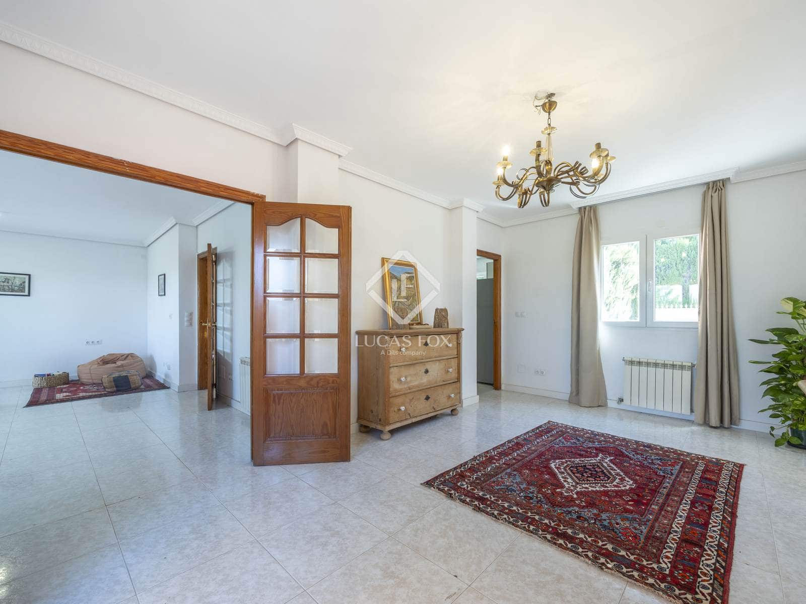 5 soverom Villa til salgs i La Canada med svømmebasseng garasje - € 490 000 (Ref: 9227731)