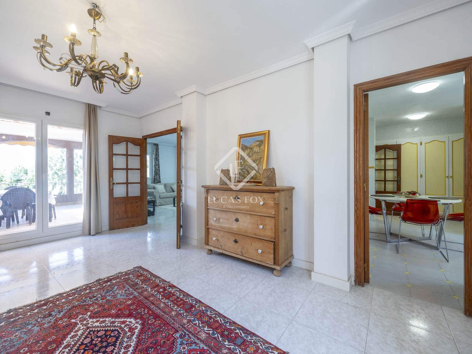 5 soverom Villa til salgs i La Canada med svømmebasseng garasje - € 490 000 (Ref: 9227731)