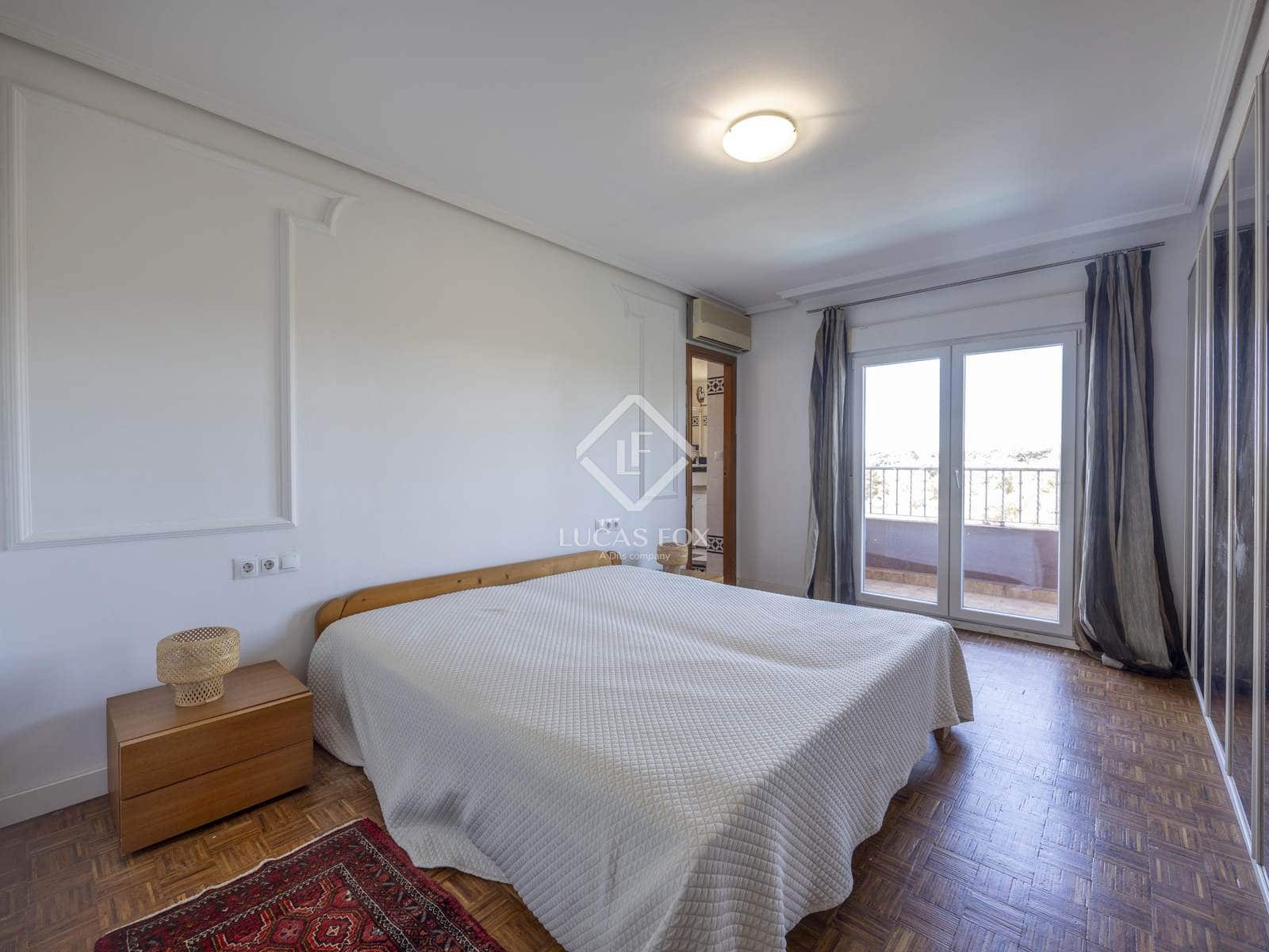 5 soverom Villa til salgs i La Canada med svømmebasseng garasje - € 490 000 (Ref: 9227731)