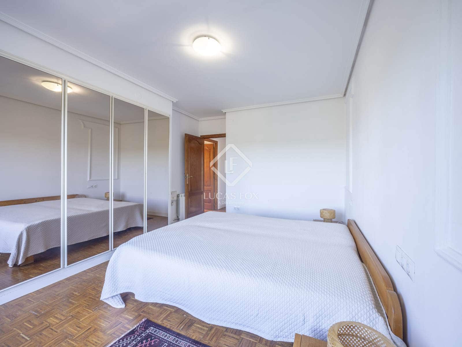 5 soverom Villa til salgs i La Canada med svømmebasseng garasje - € 490 000 (Ref: 9227731)