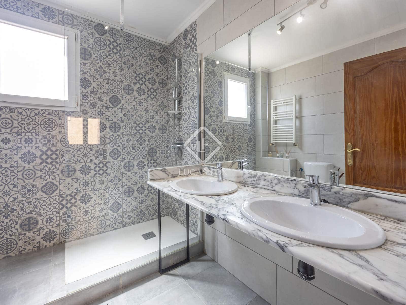 5 soverom Villa til salgs i La Canada med svømmebasseng garasje - € 490 000 (Ref: 9227731)