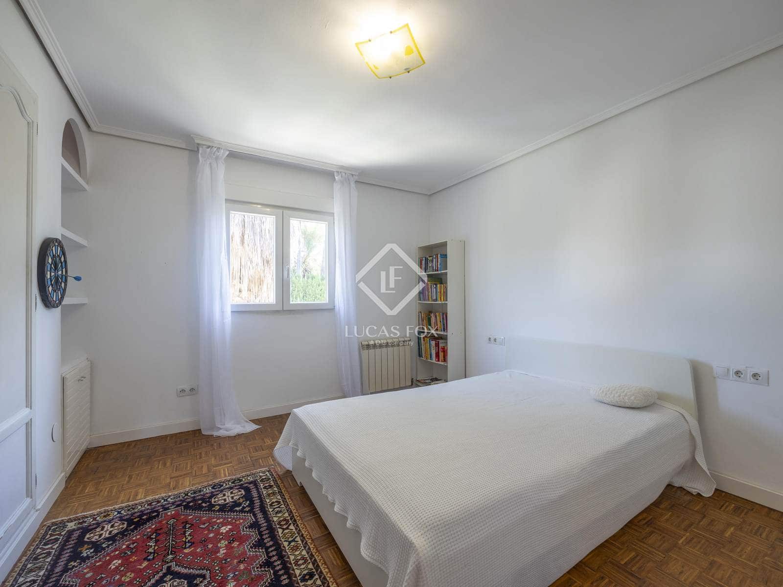 5 soverom Villa til salgs i La Canada med svømmebasseng garasje - € 490 000 (Ref: 9227731)