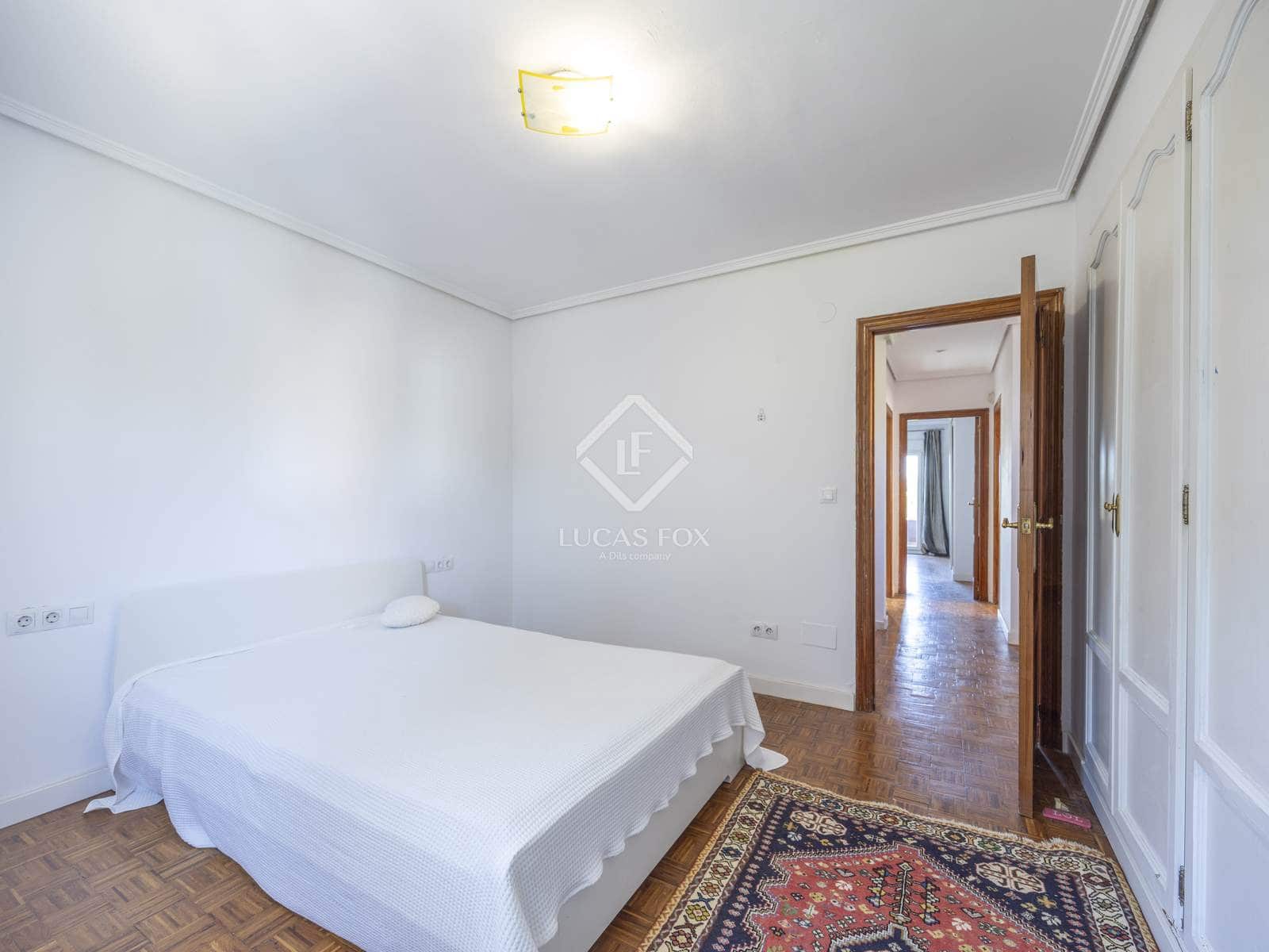 5 soverom Villa til salgs i La Canada med svømmebasseng garasje - € 490 000 (Ref: 9227731)