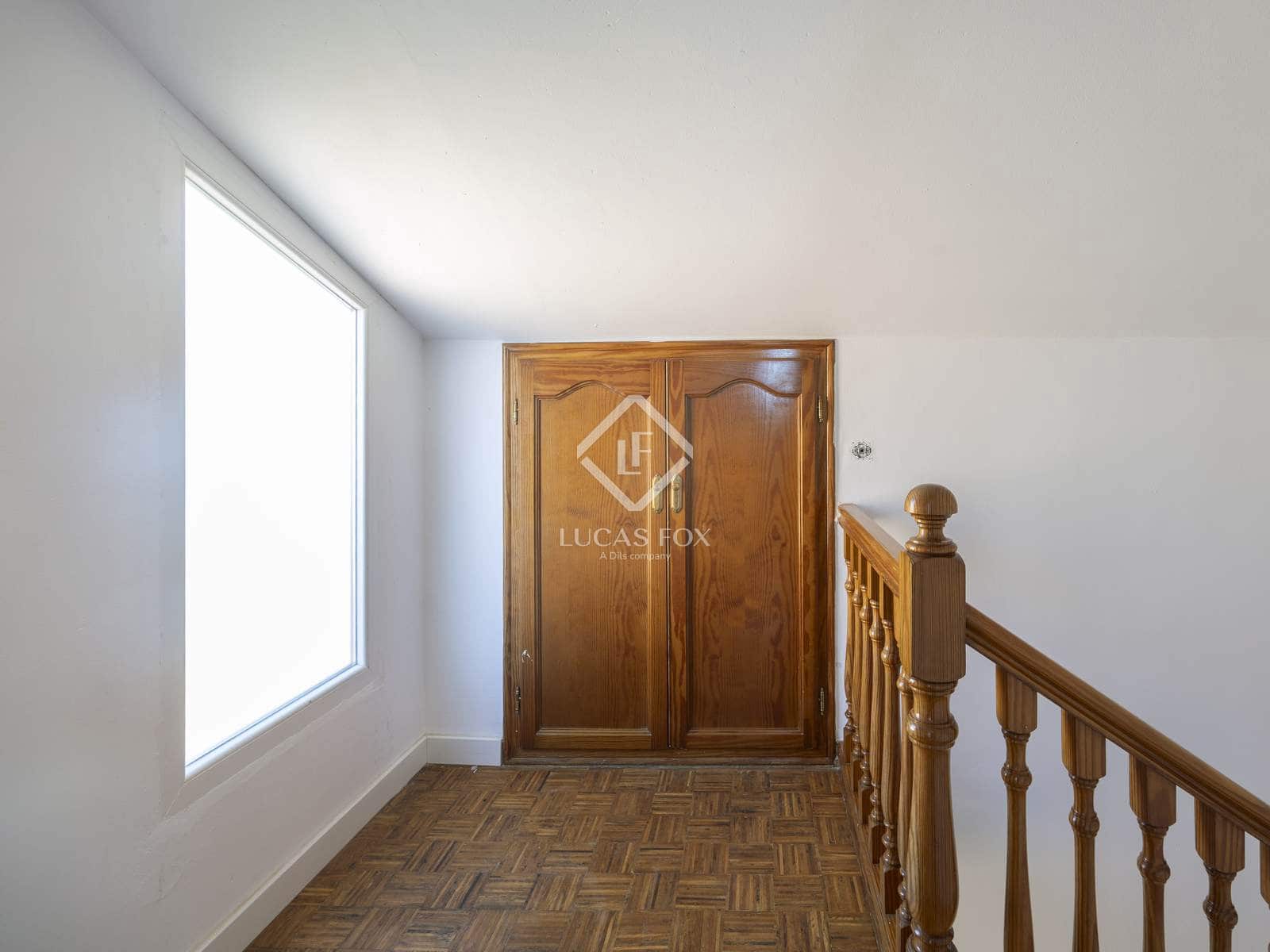 5 soverom Villa til salgs i La Canada med svømmebasseng garasje - € 490 000 (Ref: 9227731)