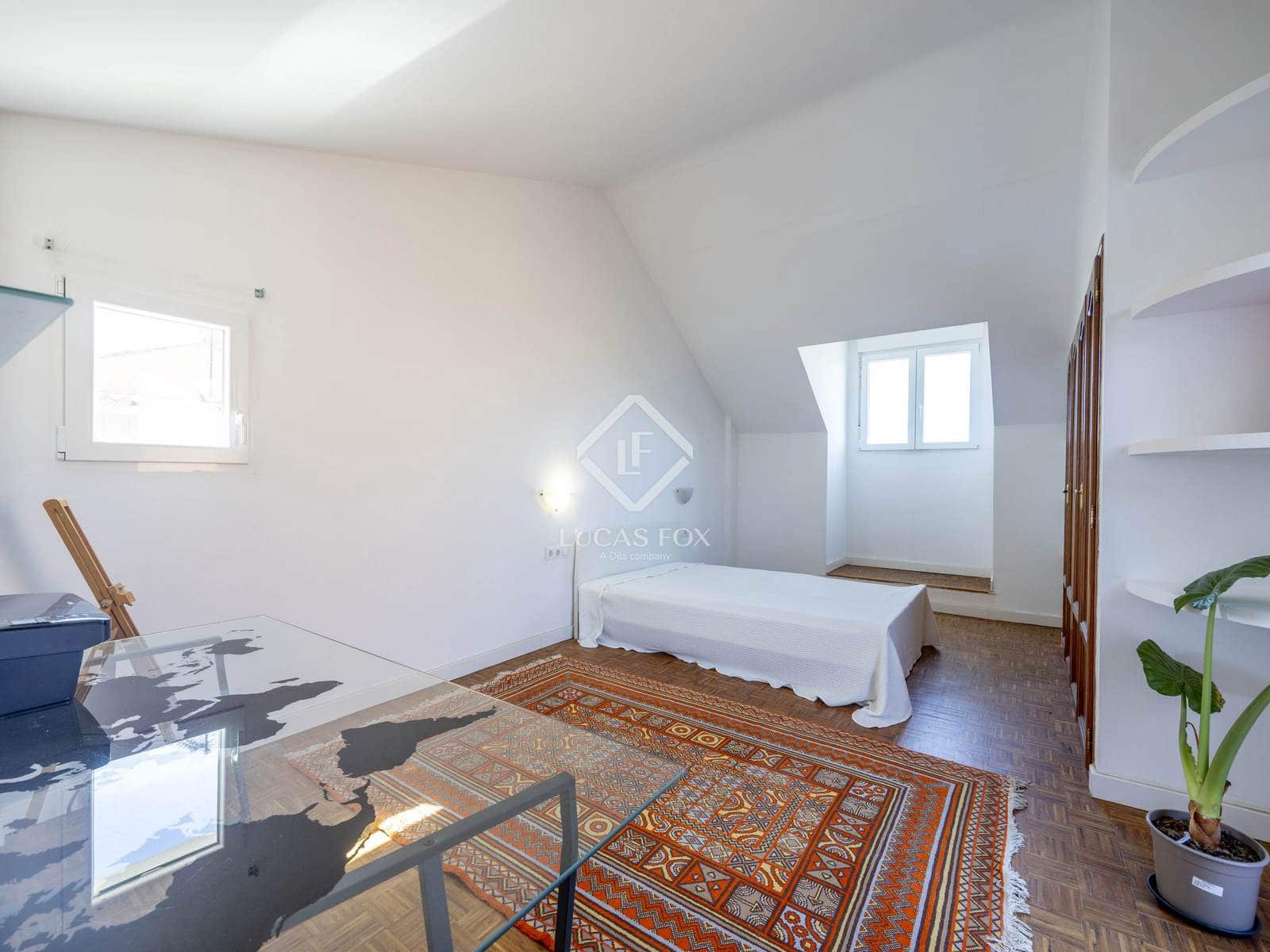 5 soverom Villa til salgs i La Canada med svømmebasseng garasje - € 490 000 (Ref: 9227731)