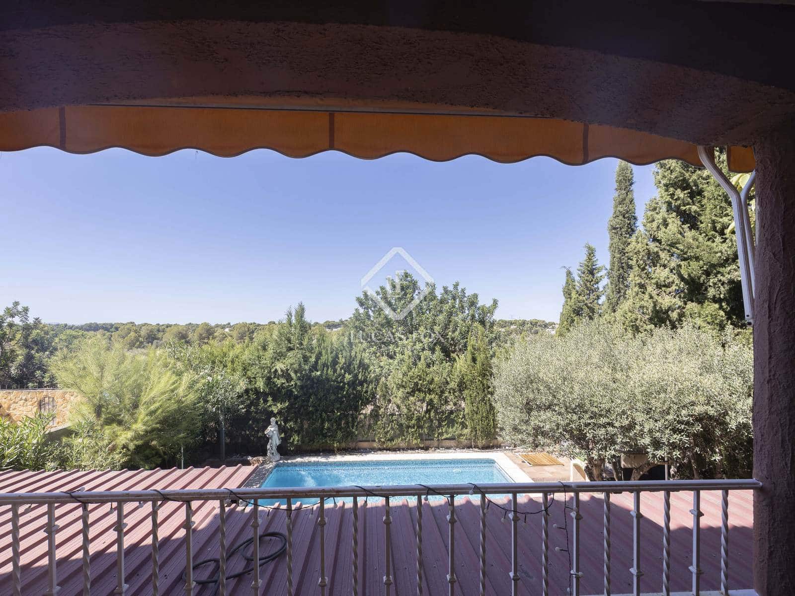 5 soverom Villa til salgs i La Canada med svømmebasseng garasje - € 490 000 (Ref: 9227731)