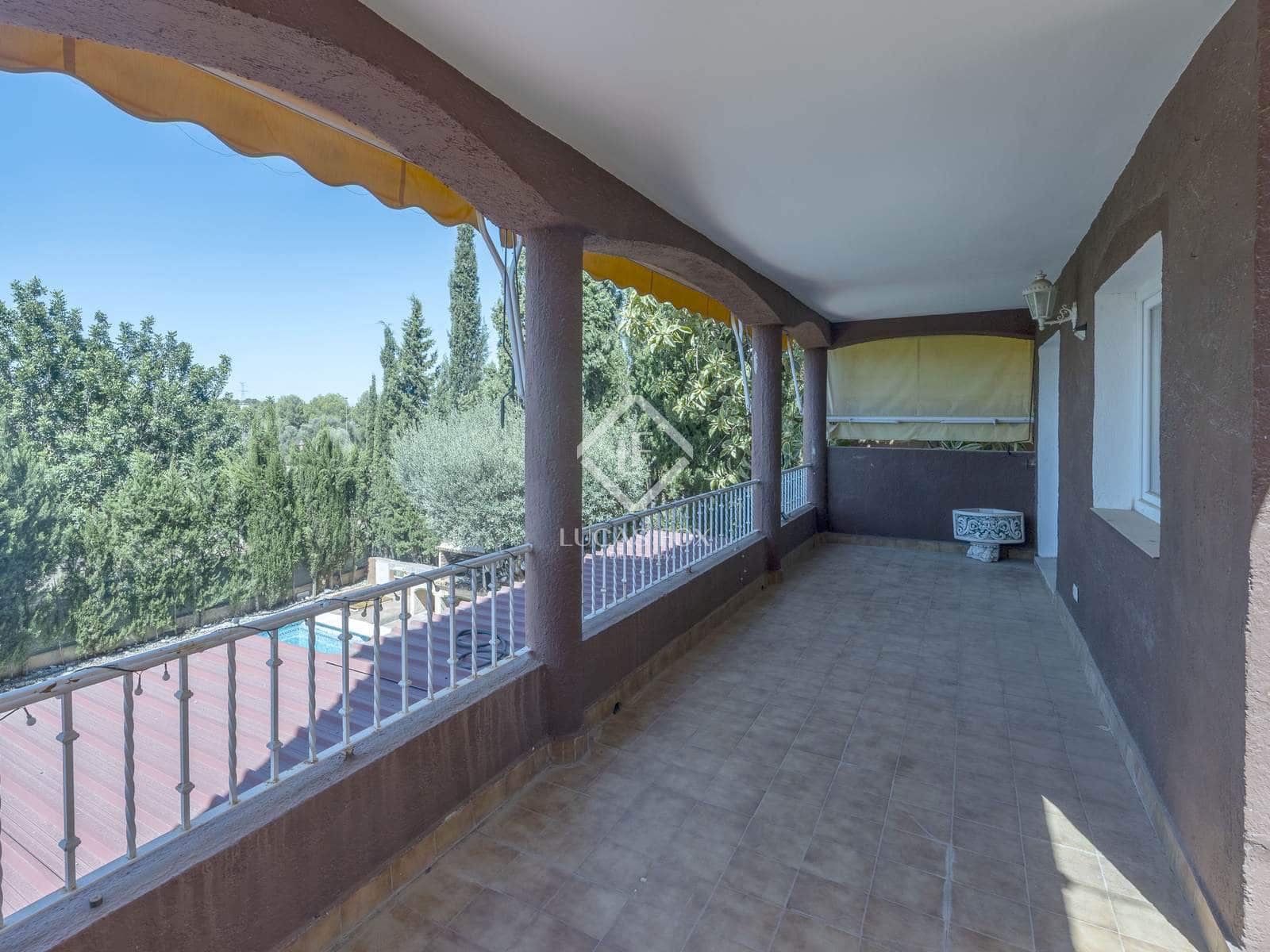 5 soverom Villa til salgs i La Canada med svømmebasseng garasje - € 490 000 (Ref: 9227731)