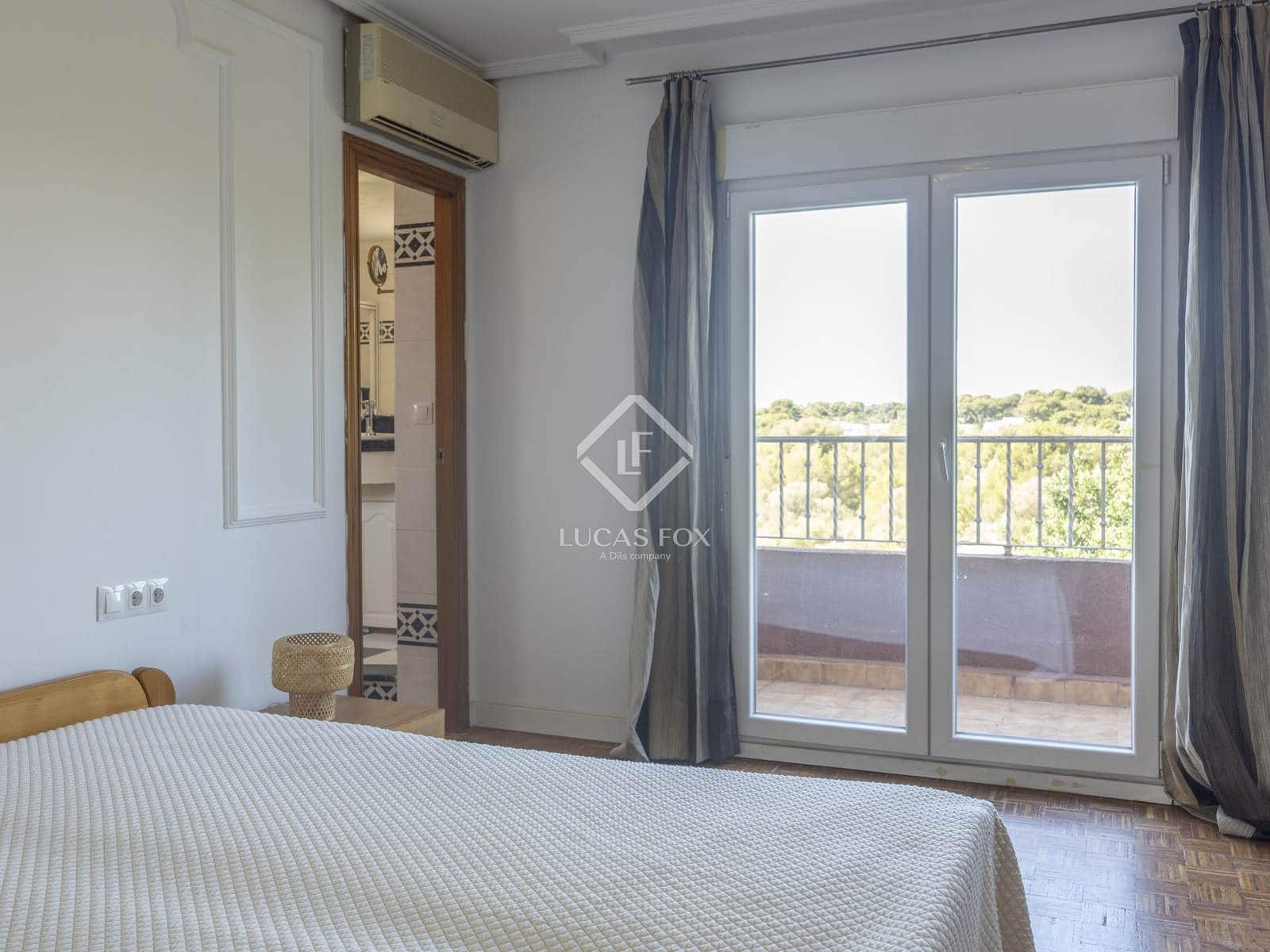 5 soverom Villa til salgs i La Canada med svømmebasseng garasje - € 490 000 (Ref: 9227731)