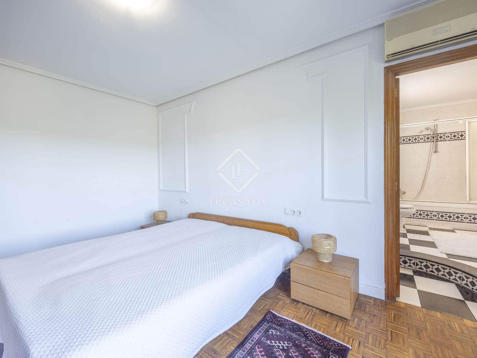 5 soverom Villa til salgs i La Canada med svømmebasseng garasje - € 490 000 (Ref: 9227731)