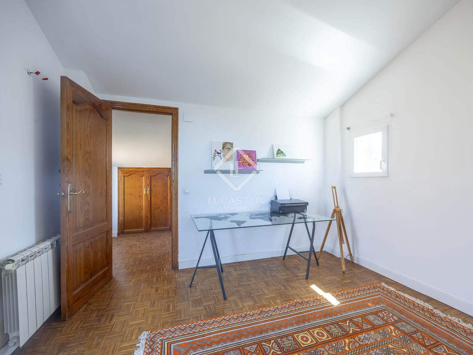 5 soverom Villa til salgs i La Canada med svømmebasseng garasje - € 490 000 (Ref: 9227731)